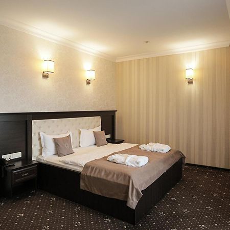 Hotel Ferdinand Mukaczewo Zewnętrze zdjęcie