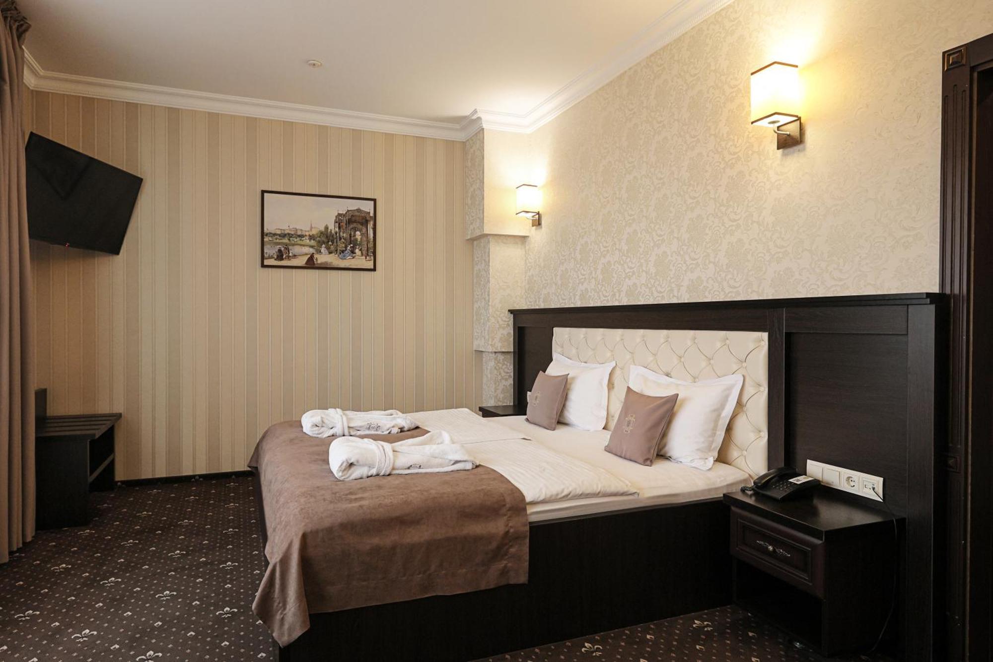 Hotel Ferdinand Mukaczewo Zewnętrze zdjęcie