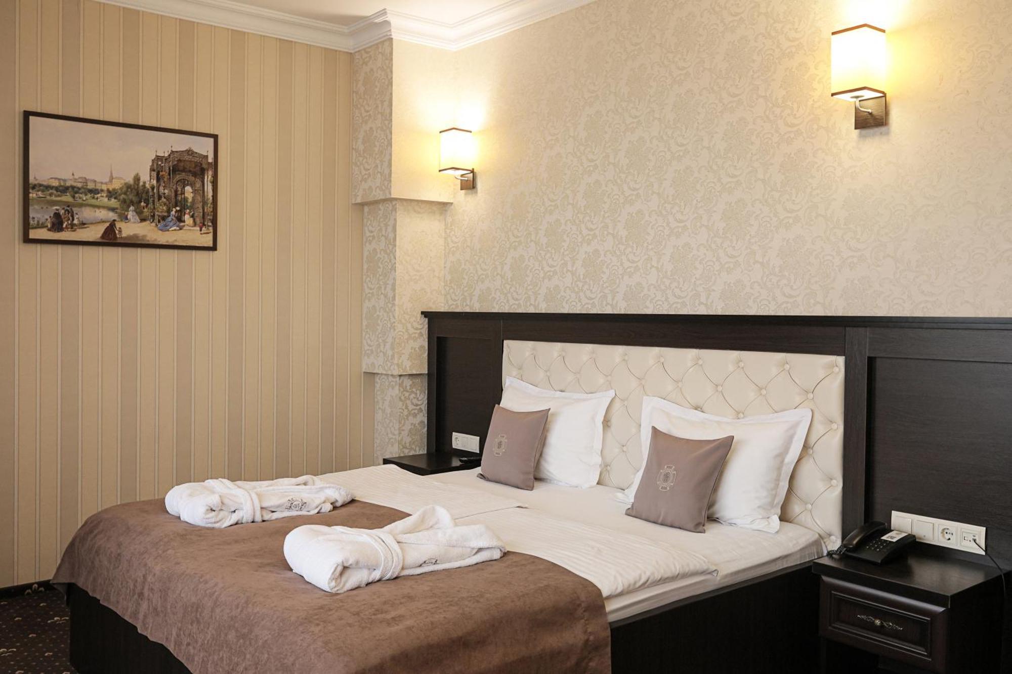 Hotel Ferdinand Mukaczewo Zewnętrze zdjęcie