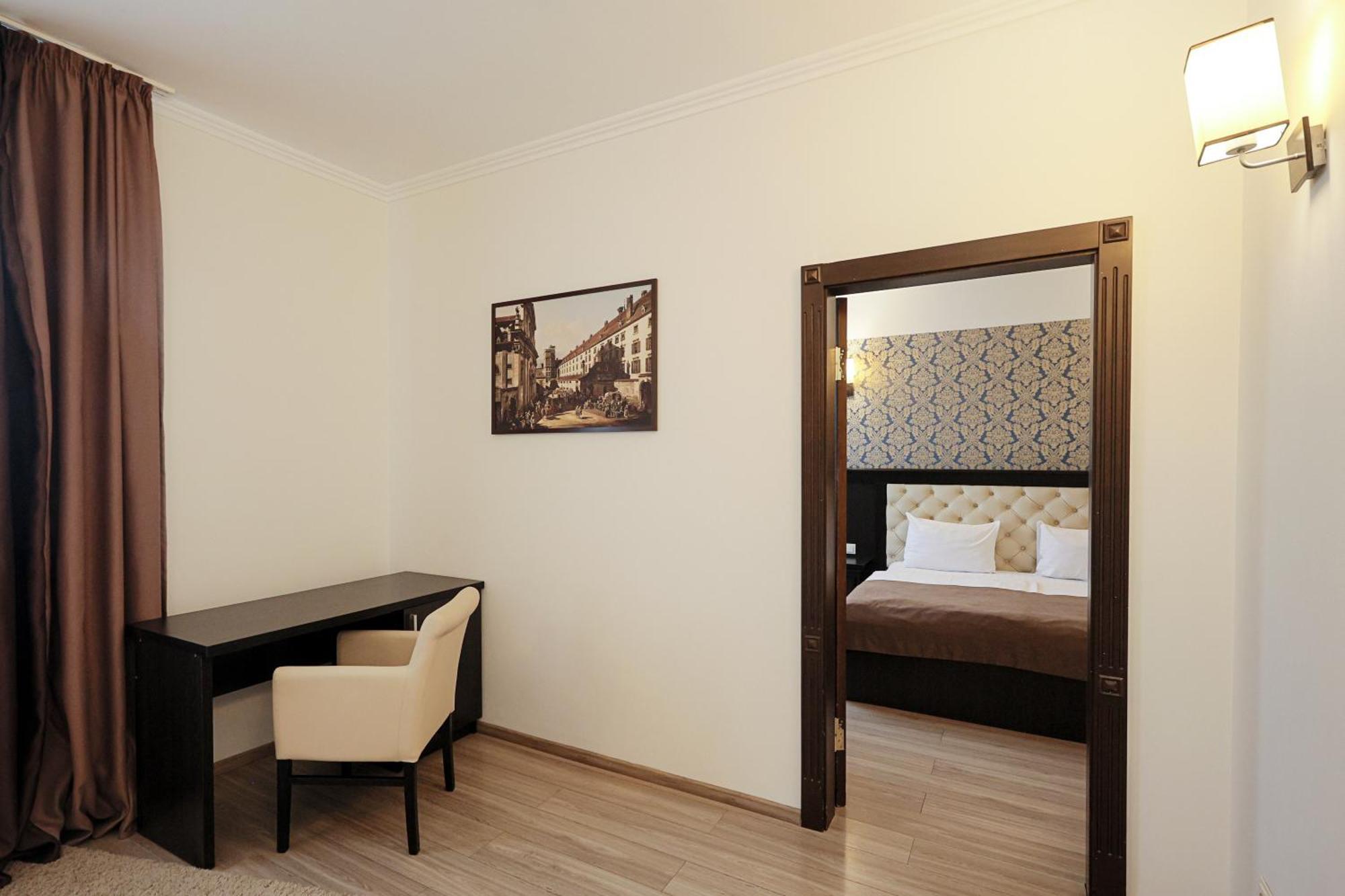 Hotel Ferdinand Mukaczewo Zewnętrze zdjęcie