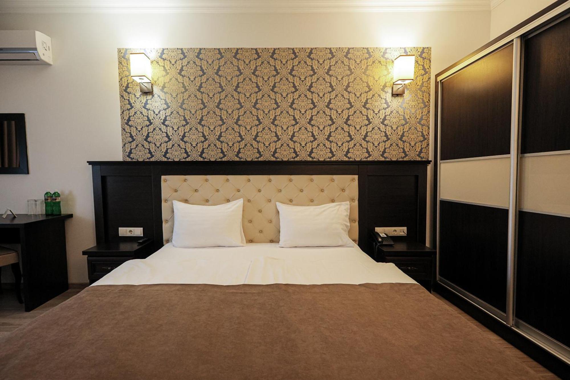 Hotel Ferdinand Mukaczewo Zewnętrze zdjęcie