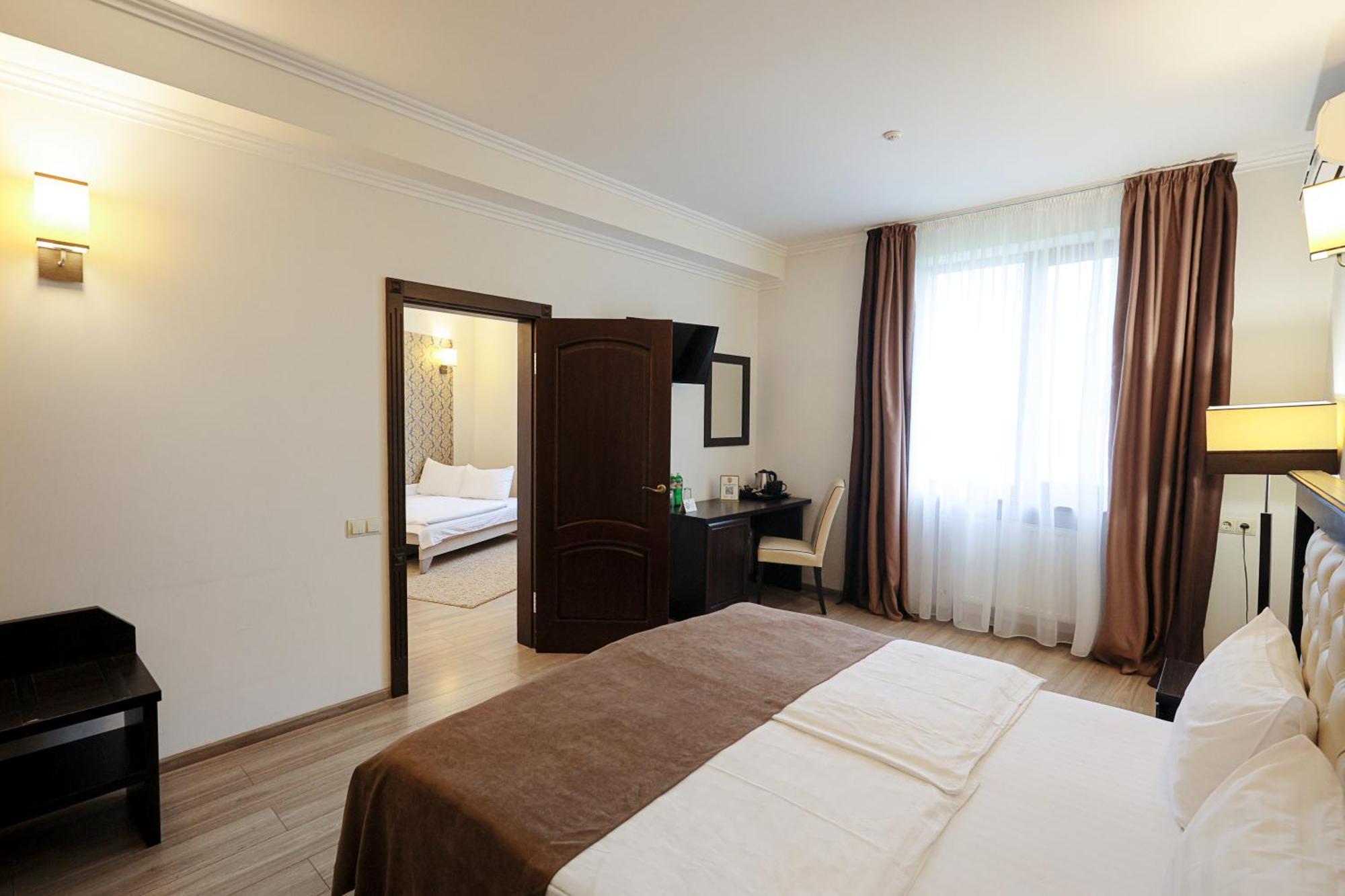 Hotel Ferdinand Mukaczewo Zewnętrze zdjęcie