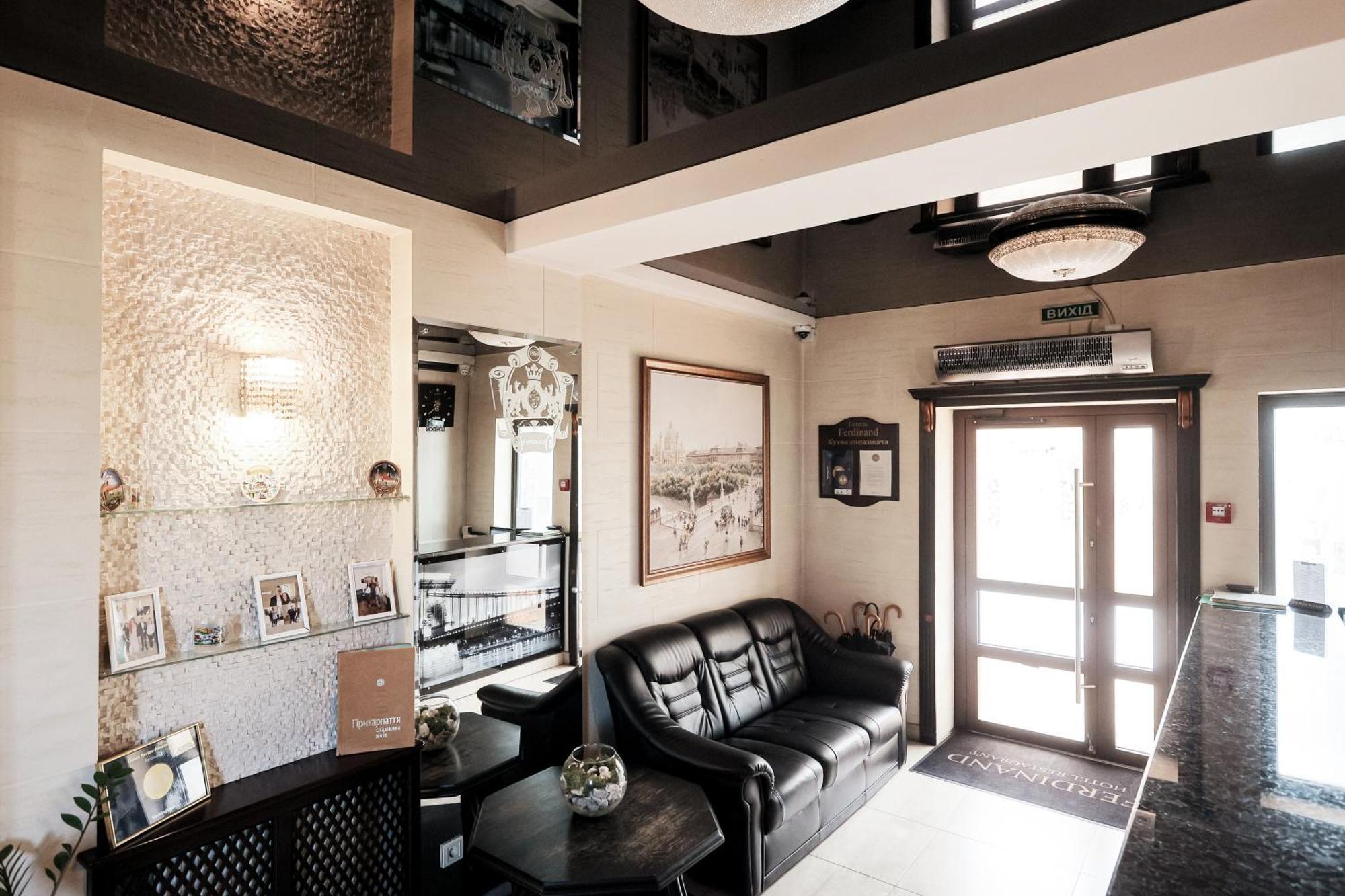 Hotel Ferdinand Mukaczewo Zewnętrze zdjęcie