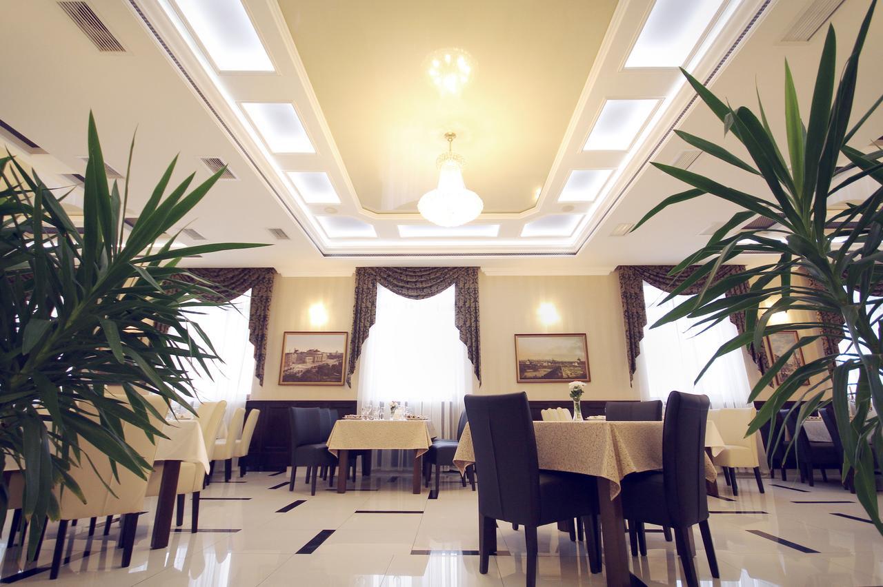 Hotel Ferdinand Mukaczewo Zewnętrze zdjęcie