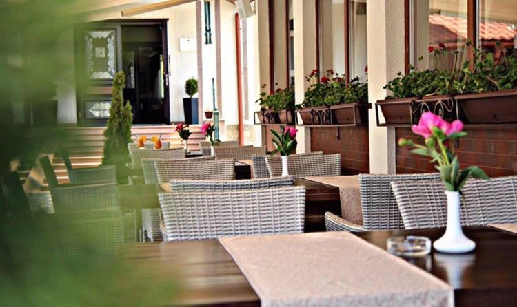 Hotel Ferdinand Mukaczewo Zewnętrze zdjęcie